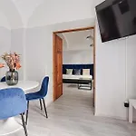 Urban Nest Apartments Party Szewska21