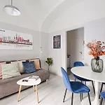 Urban Nest Apartments Party Szewska21